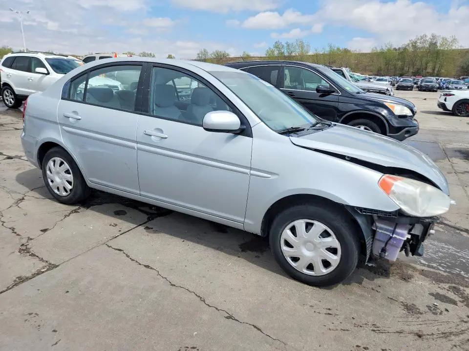 2010 HYUNDAI ACCENT GLS  