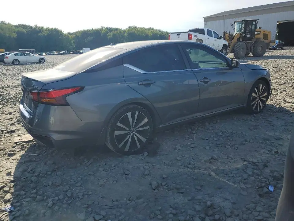 2019 NISSAN ALTIMA SR  