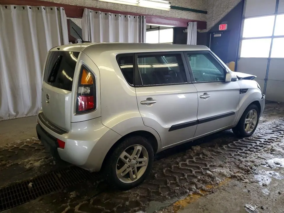 2011 KIA SOUL +  