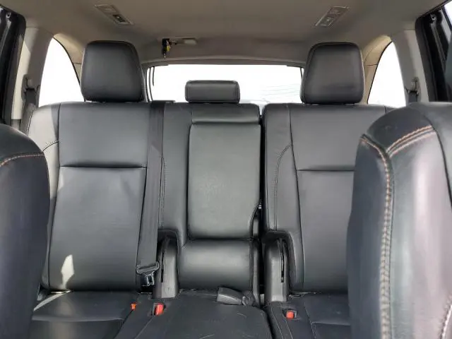 2018 TOYOTA HIGHLANDER SE  