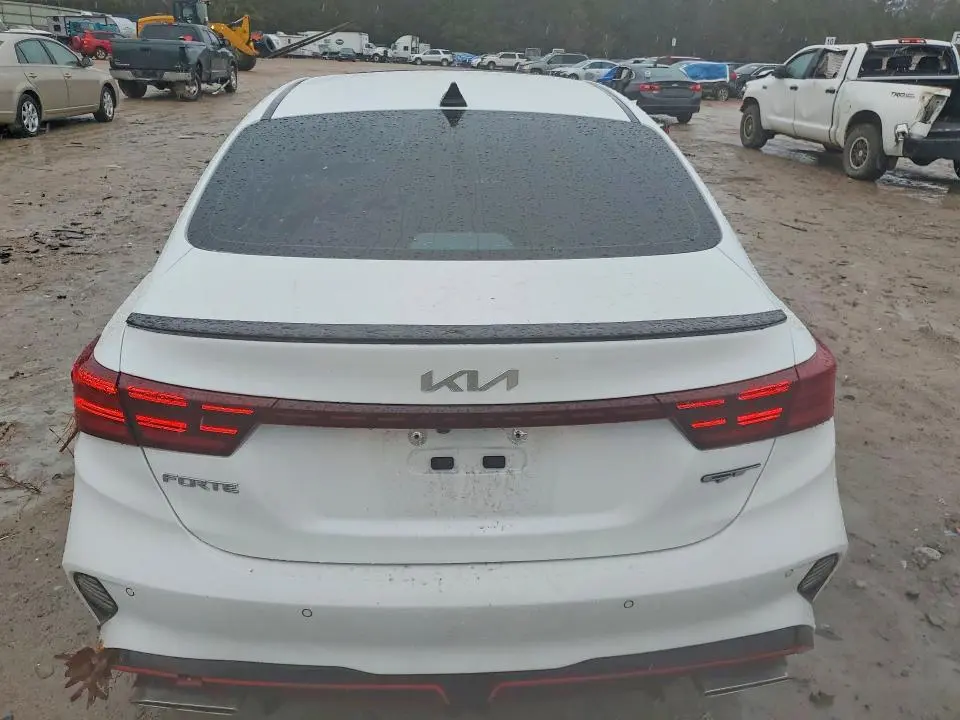 2023 KIA FORTE GT  