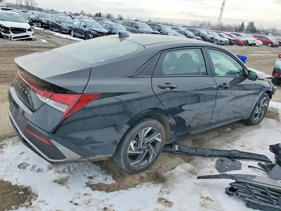 2025 HYUNDAI ELANTRA SEL SPORT  