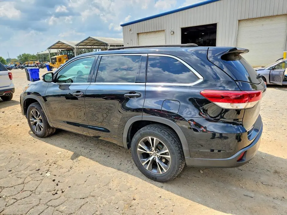 2018 TOYOTA HIGHLANDER LE  