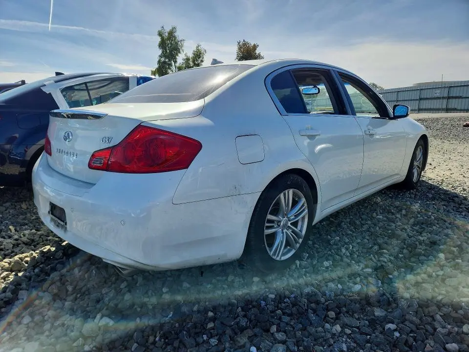 2013 INFINITI G37 BASE  