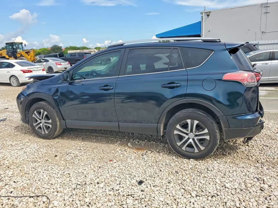 2017 TOYOTA RAV4 LE  