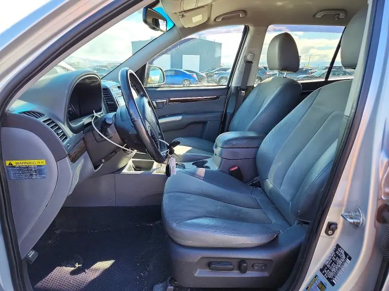 2011 HYUNDAI SANTA FE SE  