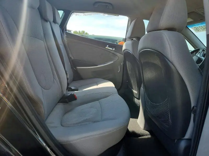 2013 HYUNDAI ACCENT SE  