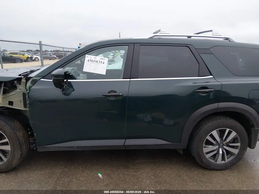 2024 NISSAN PATHFINDER SL FWD