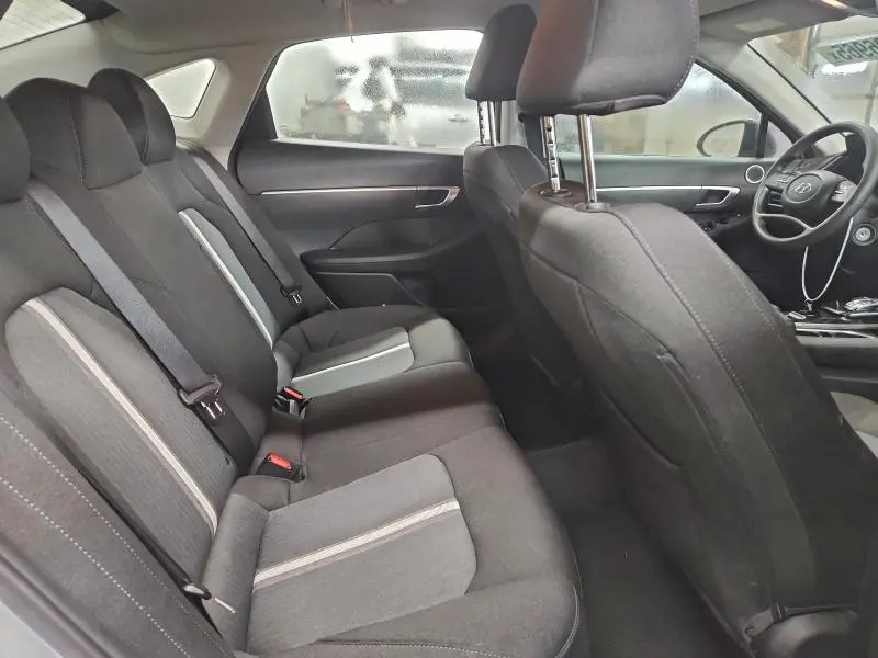 2022 HYUNDAI SONATA SE  