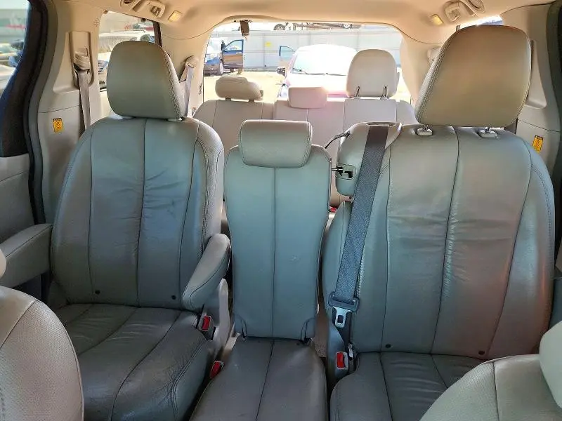 2011 TOYOTA SIENNA XLE 8-PASSENGER  