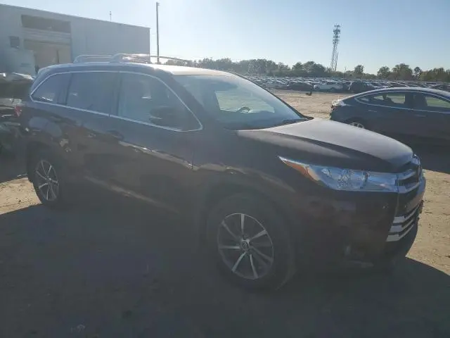 2018 TOYOTA HIGHLANDER SE  