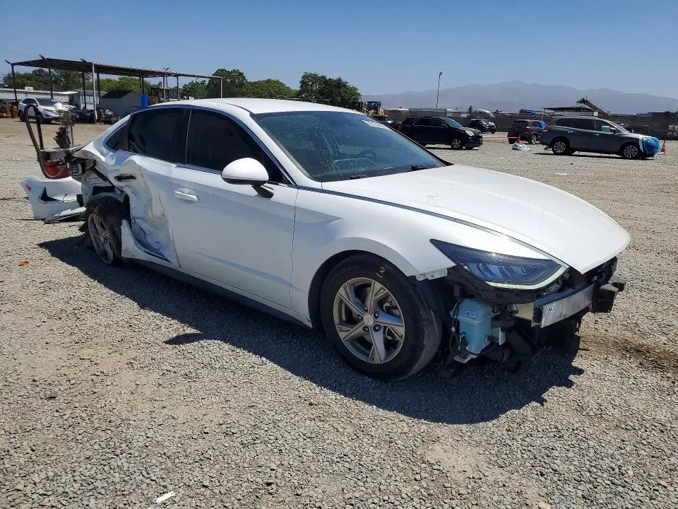 2021 HYUNDAI SONATA SE  