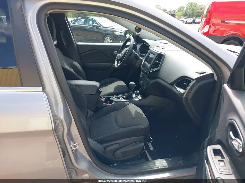 2019 JEEP CHEROKEE LATITUDE 4X4