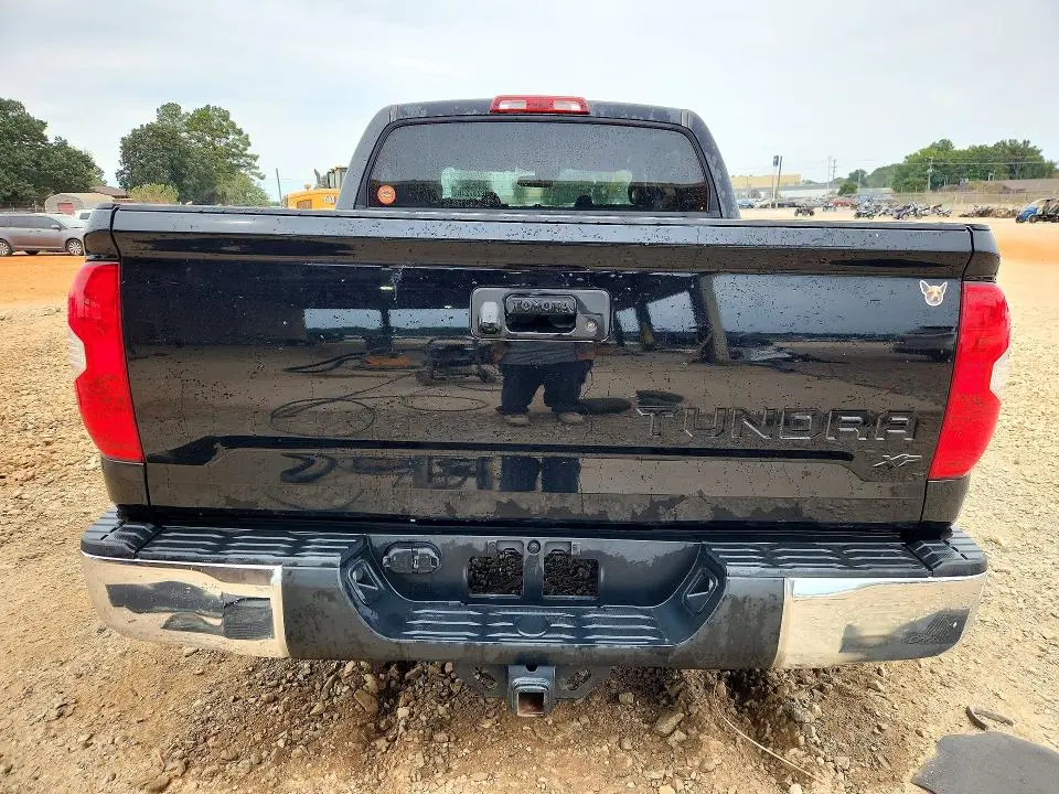 2018 TOYOTA TUNDRA CREWMAX SR5  