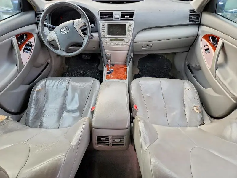 2011 TOYOTA CAMRY SE  