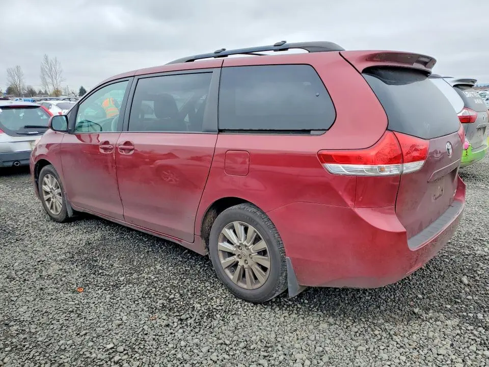 2014 TOYOTA SIENNA L 7-PASSENGER  