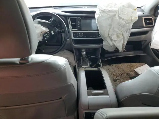 2018 TOYOTA HIGHLANDER SE  