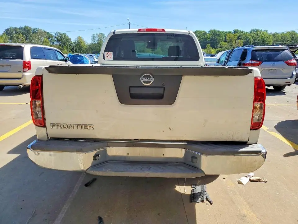 2015 NISSAN FRONTIER S  