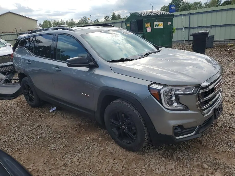 2023 GMC TERRAIN AT4  