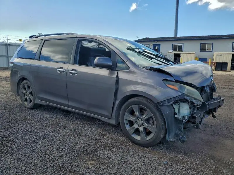 2015 TOYOTA SIENNA SPORT  