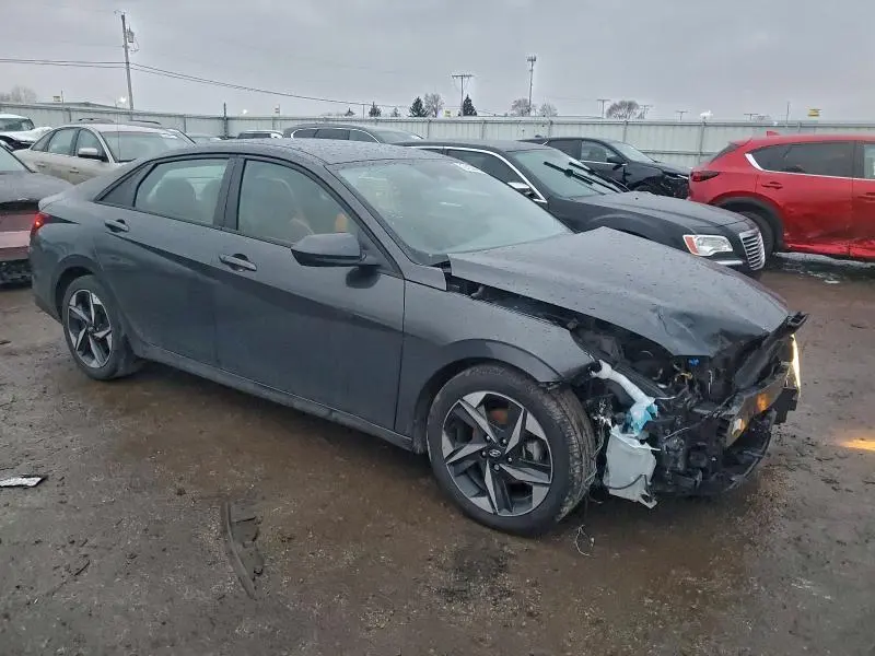 2023 HYUNDAI ELANTRA SEL  