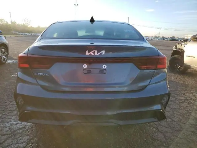 2023 KIA FORTE LX  