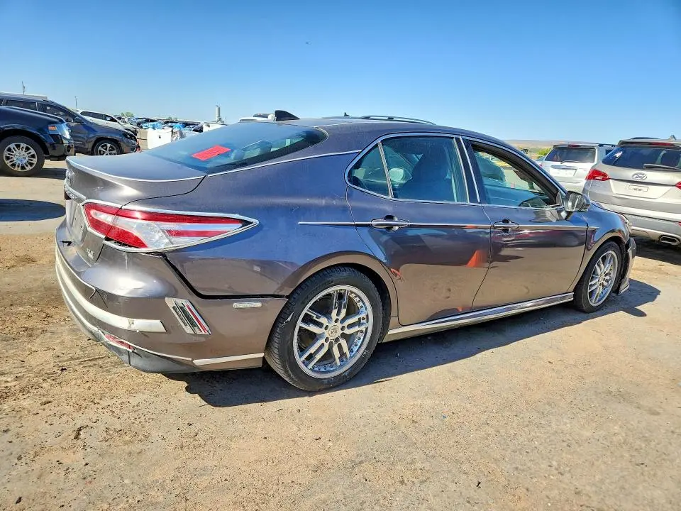 2018 TOYOTA CAMRY XLE  