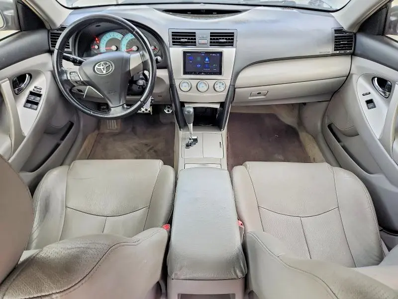 2011 TOYOTA CAMRY SE  