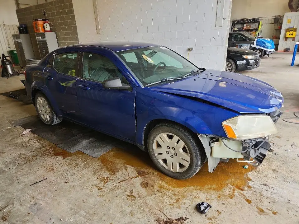 2013 DODGE AVENGER SE  