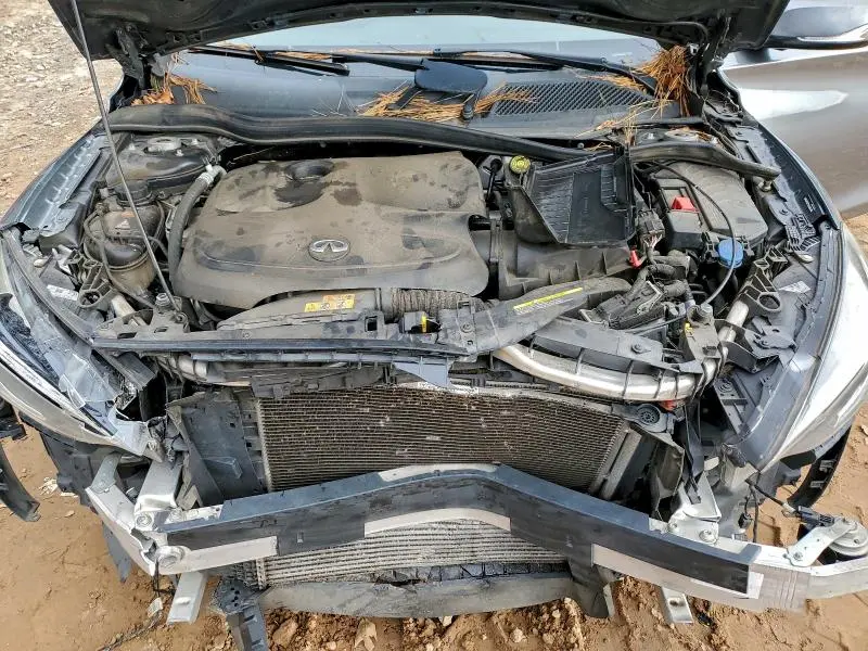 2018 INFINITI QX30 BASE  