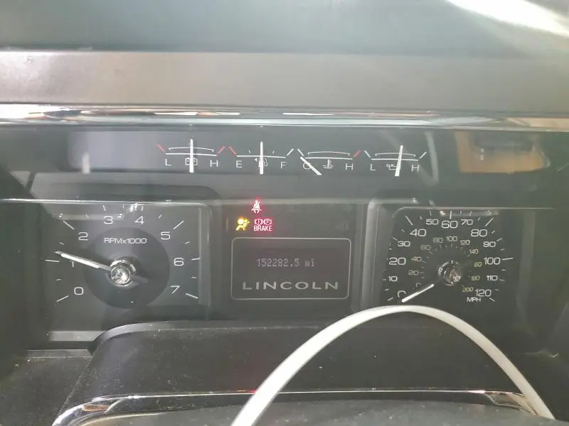 2011 LINCOLN NAVIGATOR   