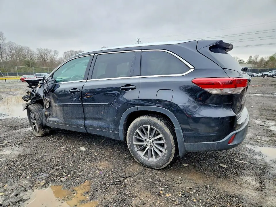 2017 TOYOTA HIGHLANDER XLE  