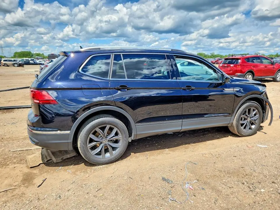 2022 VOLKSWAGEN TIGUAN SE  