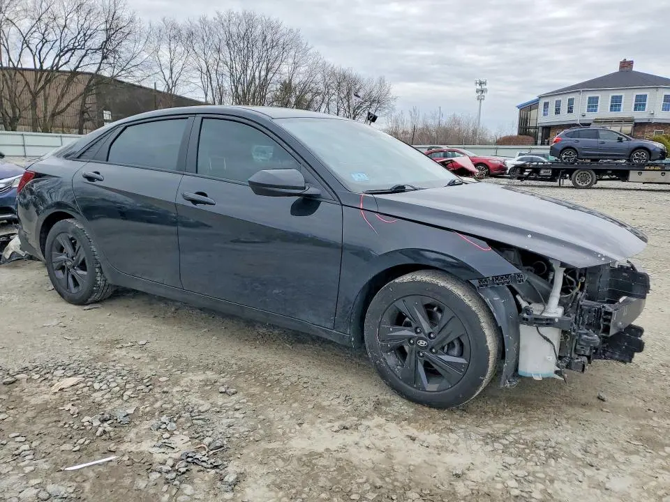 2022 HYUNDAI ELANTRA SEL  