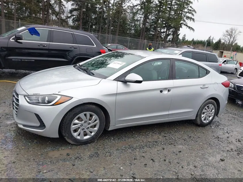 2017 HYUNDAI ELANTRA SE