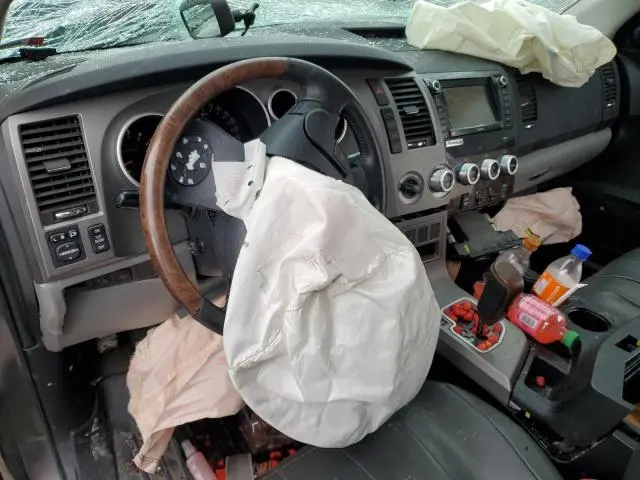 2011 TOYOTA TUNDRA CREWMAX LIMITED  