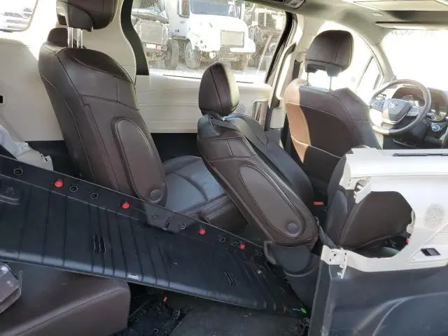 2021 TOYOTA SIENNA PLATINUM 7-PASSENGER  