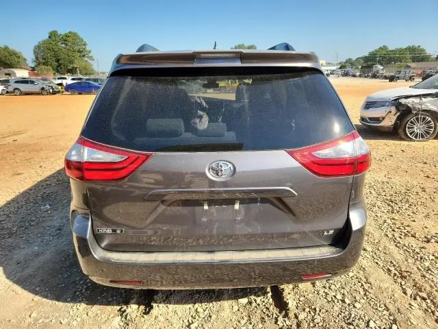 2020 TOYOTA SIENNA LE  