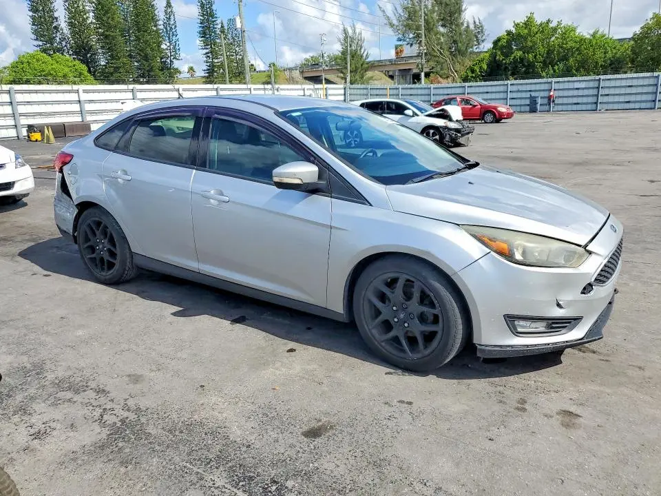 2016 FORD FOCUS SE  