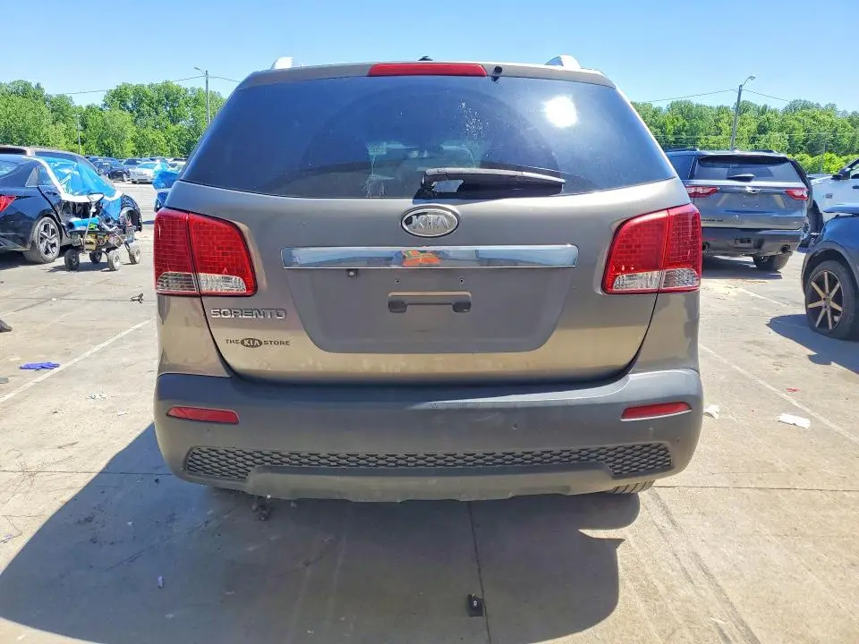 2011 KIA SORENTO LX  
