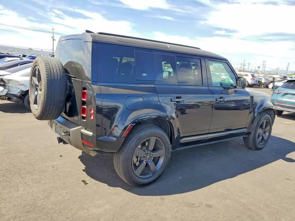 2022 LAND ROVER DEFENDER 110 X-DYNAMIC SE  
