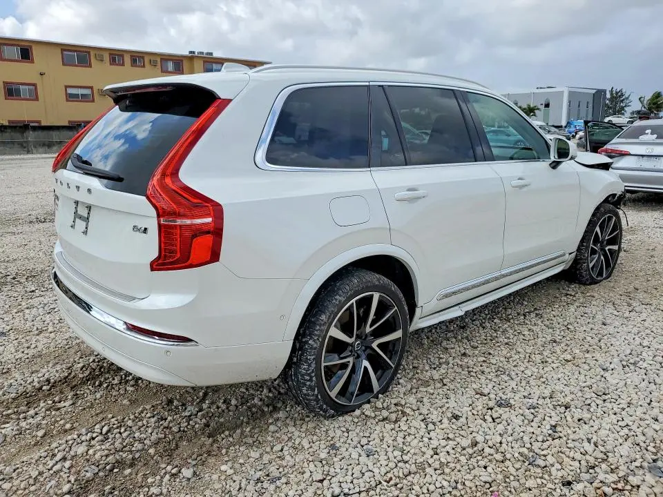 2024 VOLVO XC90 PLUS  