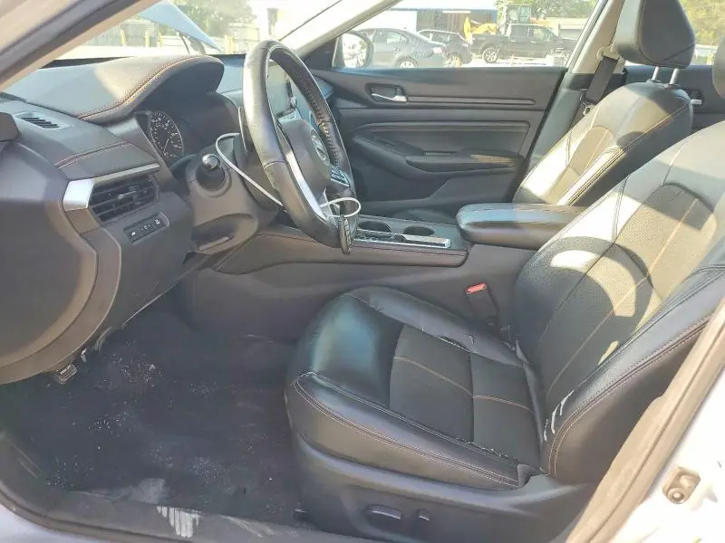 2021 NISSAN ALTIMA SR  