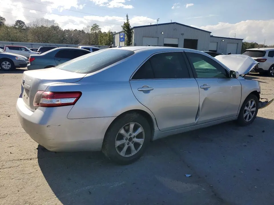 2011 TOYOTA CAMRY LE  