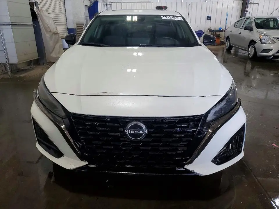2023 NISSAN ALTIMA SR  