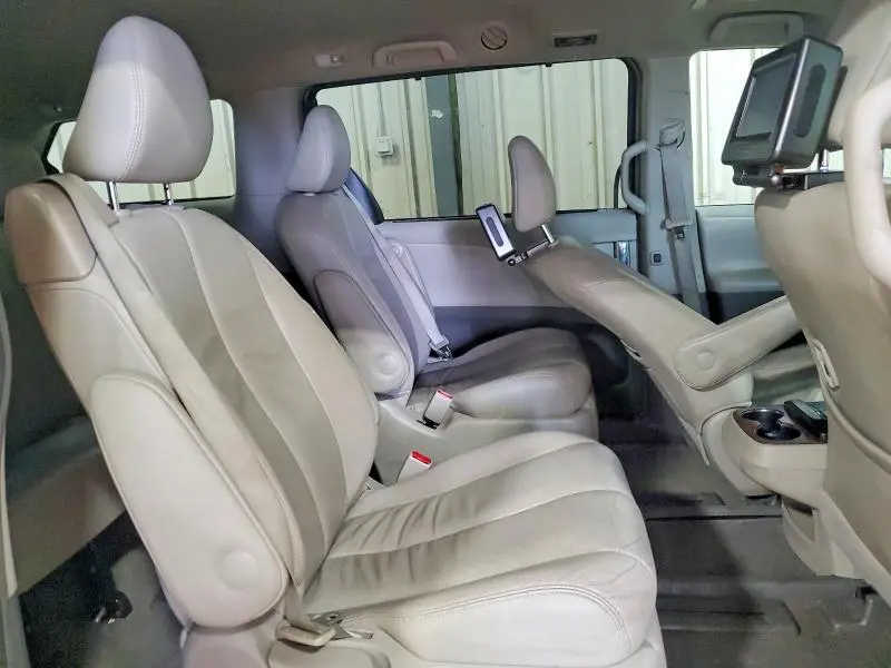 2013 TOYOTA SIENNA XLE 7-PASSENGER  