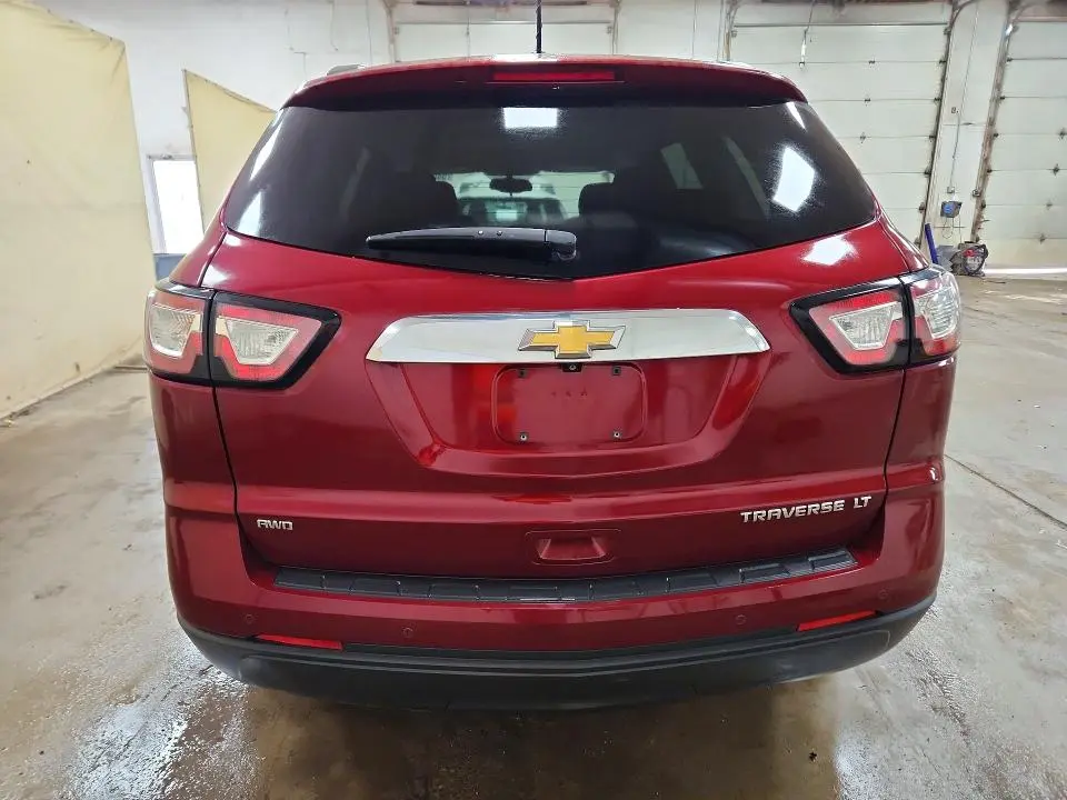 2015 CHEVROLET TRAVERSE LT  