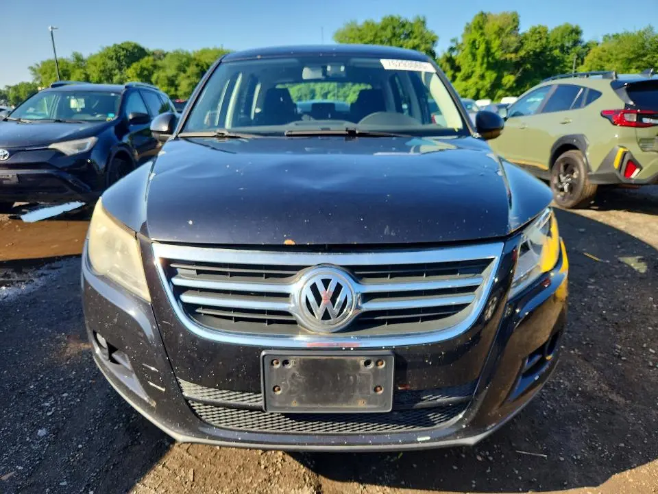 2010 VOLKSWAGEN TIGUAN S  