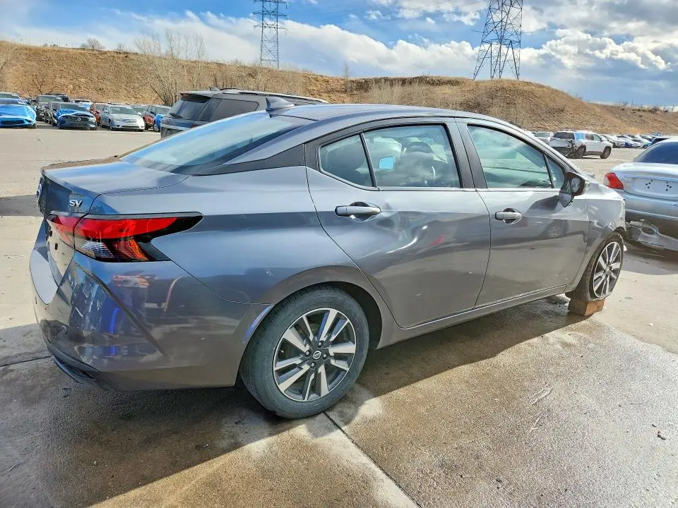 2021 NISSAN VERSA SV  