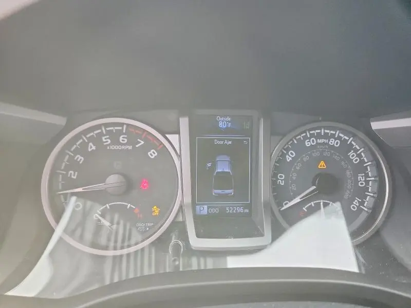 2020 TOYOTA TACOMA SR5 V6  